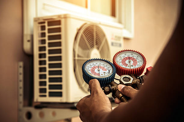 Professional Hvac Maintenance technician working in Thayer, IL